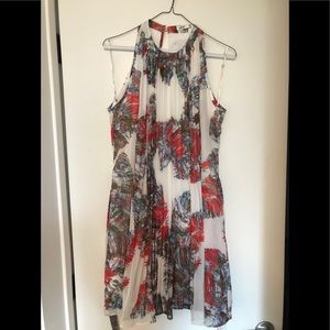 Donated. New Feather-printed White Lavand Dress